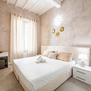 5 Minuti - Duomo Tripla Luxury Apartment